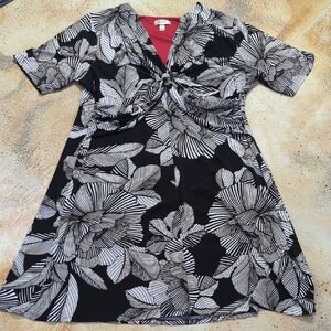 dressbarn | Black White Floral Short Sleeve Midi A-line Dress Size 22